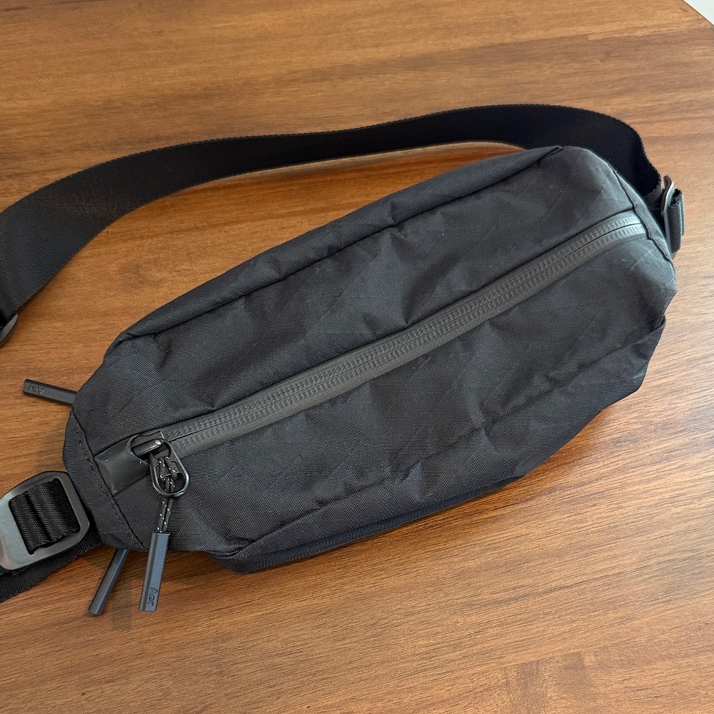 Aer City Sling 2 X-pac Black Crossbody Bag